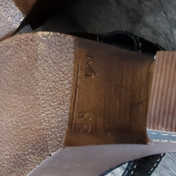 Sandals - Picture 4 of 5